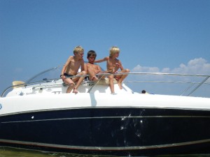 IMGP1625 Trio afloat